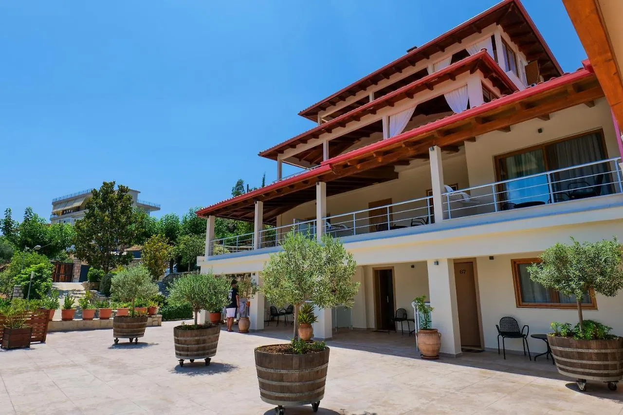 Royal 1967 Bed & Breakfast Himare