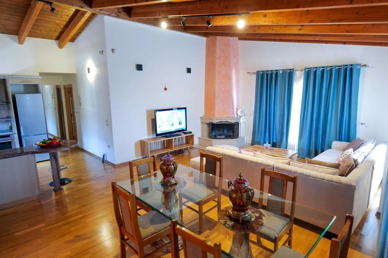Royal 1967 Bed & Breakfast Himare