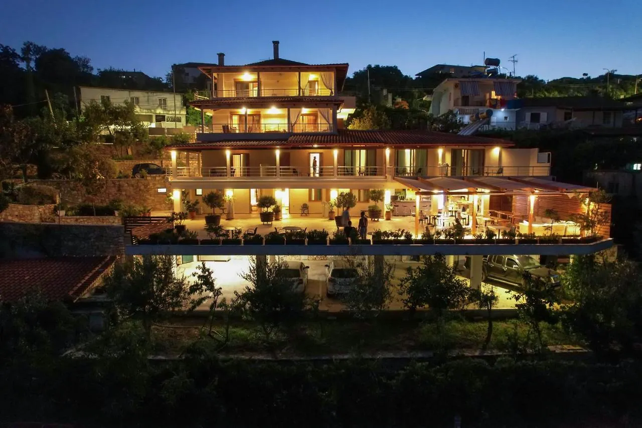 Royal 1967 Bed & Breakfast Himare