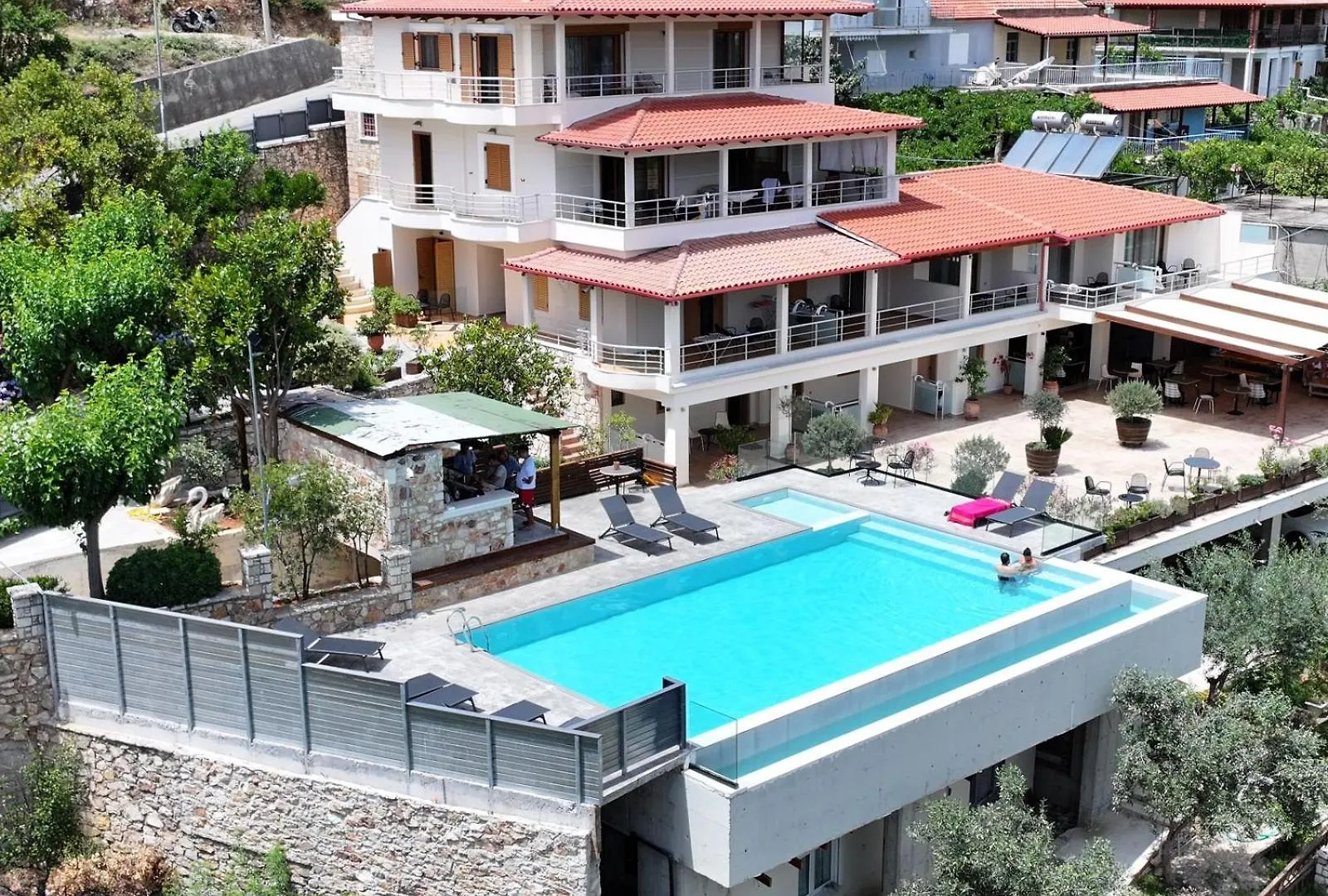 Royal 1967 Bed & Breakfast Himare