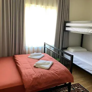 vanilla-sky-boutique-hostel.hotels-in-tirana.com/